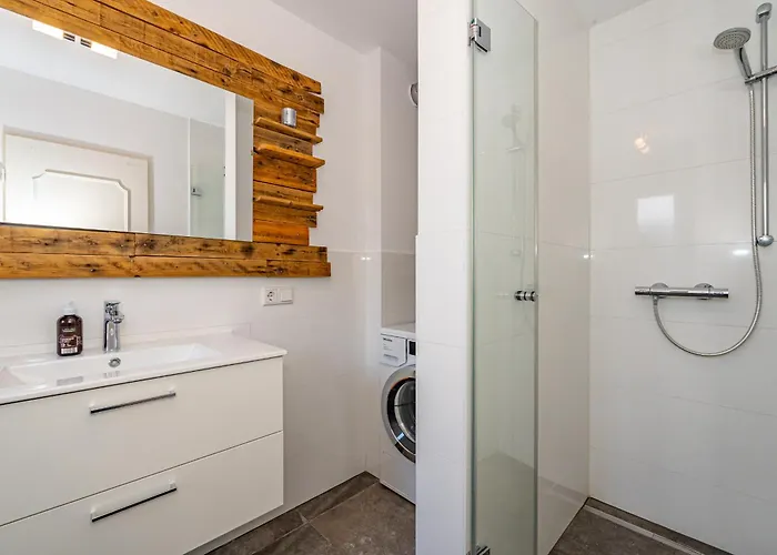 Lachmoewe Semesterbostad *